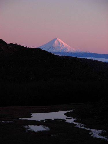 chile sunset mountain sunrise trekking landscape atardecer volcano backpacking andes montaña brianeno cordillera volcán llaima chilecentral cordilleradelosandes regióndelaaraucanía volcánllaima