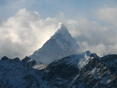 nepal mountains trek geotagged peak himalaya amadablam solukhumbu sagamartha geo:lat=279942996714303 geo:lon=8682828204031905