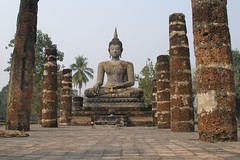 Buddha in Sukhothai (2007-02-090)