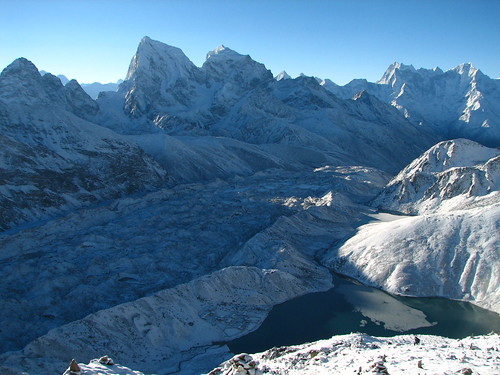 ri nepal lake mountains sunrise trek geotagged glacier himalaya gokyo morraine solukhumbu sagamartha ngozumpa geo:lat=2798132867651713 geo:lon=8682876772143858