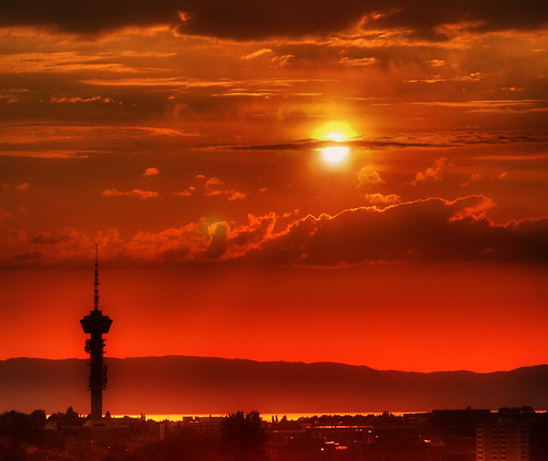 sunset red sun norway skyline geotagged bravo trondheim hdr tyholttårnet 3xp photomatix geo:tool=gmif tophdr exploretop20 geo:lat=63410103 geo:lon=10459671 lpclimate