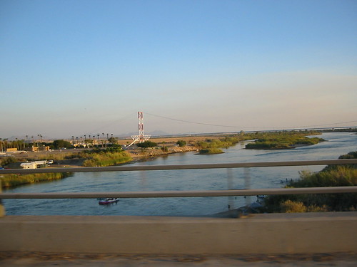 california arizona border colorado river water driving interstate 10 state line