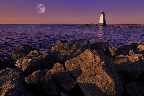 sunset moon lighthouse lake ontario canada water composite 510fav port pier niagara fullmoon stcatharines lakeontario coolest portdalhousie abigfave top20landscapeshots20