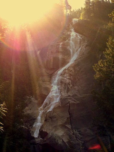 sun canada sunshine sunrise landscape waterfall glare bc britishcolumbia roadtrip shannonfalls shannonfallsbc