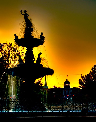 fab water fountain silhouette architecture sunrise downtown flag capital roundabout structure montgomery d200 dexter courtsquare nikonstunninggallery dexterave sunsurfr