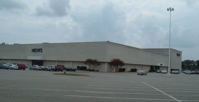 Gigantor Hecht's (Coliseum Mall, Hampton, VA)