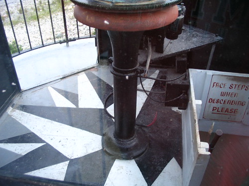 july 2005 presqueisle michigan lanternhouse oldpresqueislelighthouse compass