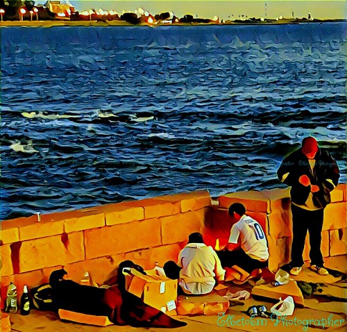 outcasts elbetobmphotographer flickr ph0t0grapher art artistic colors montevideo uruguay southamerica riodelaplata sunset cooking drinking spontaneous photojournalism atmosphere sad foodforthought samsung galaxy s7 edge picture river fire journalism beautifullyrendered gorgeousimage fabulouscolors paintingstyle scene interesting special super artwork cool urban everywhere lovely