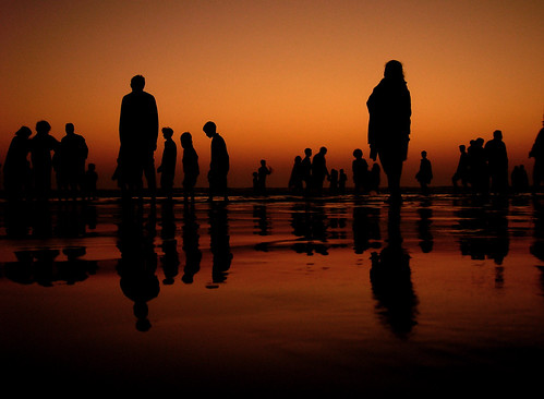 pakistan sunset orange beach colors silhouette solitude time calm unreal karachi ros sigur clifton changinglight