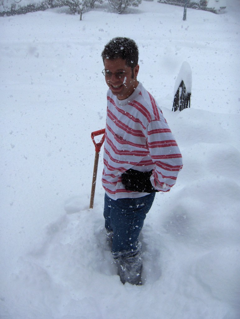 Snow shoveling, Shoveling