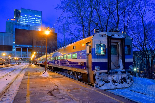 winter snow montreal quebec train passengertrain amt agencemétropolitainedetransport bombardier cabcar cometii lucienlallierstation amt708 amt91