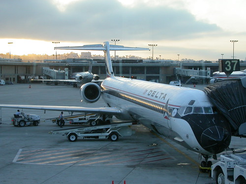 Delta MD-90