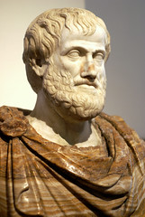 quali osservazioni spingono Aristotele a supporre l'esistenza di una 
quintessenza ?