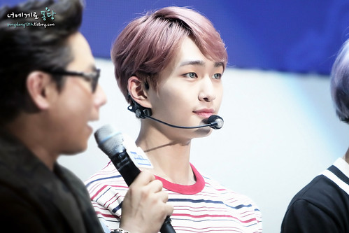 150528 Onew @ Samsung Play the Challenge 19283769285_cd5a9fd881