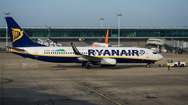 Ryanair B738