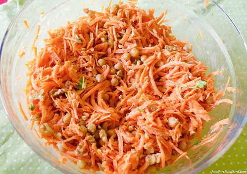 Carrot Salad with Chickpeas