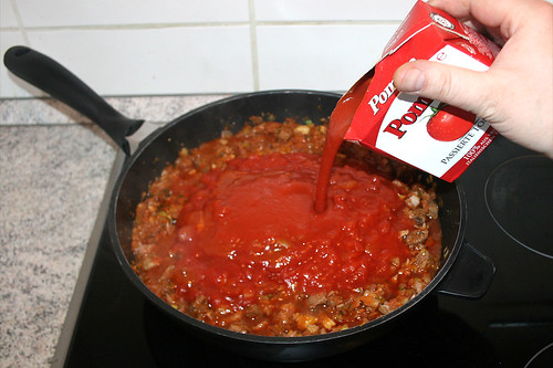 41 - Passierte Tomaten hinzufügen / Add sieved tomatoes
