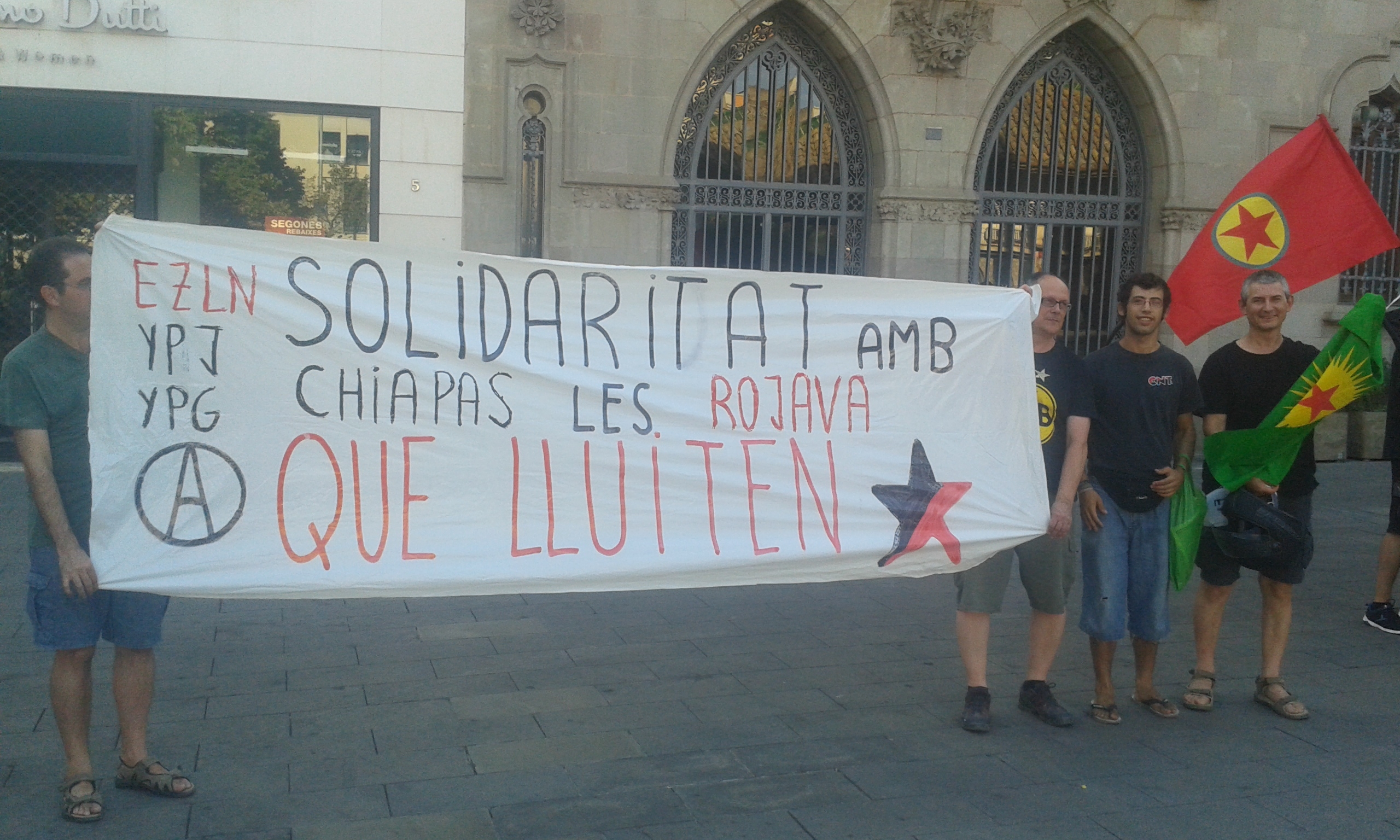solidaritat amb les que lluites a rojava i chiapes a Granollers