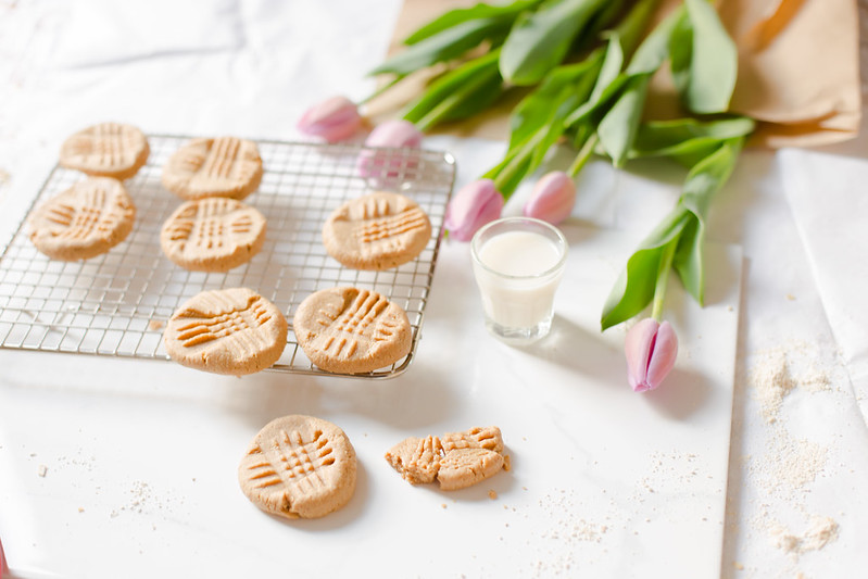 Peanut Butter Cookies with Oat Flour