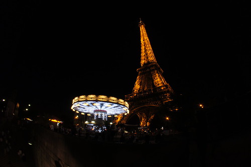 Carousel near Eiffel Tower