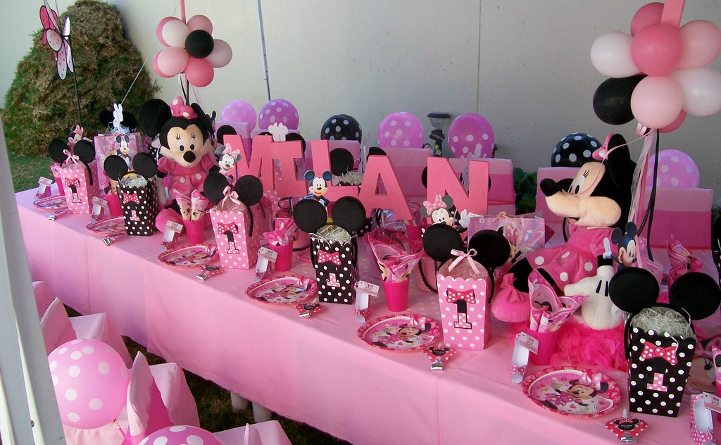 Minnie Mouse 1st Birthday Party Treasures And Tiaras Kids Parties