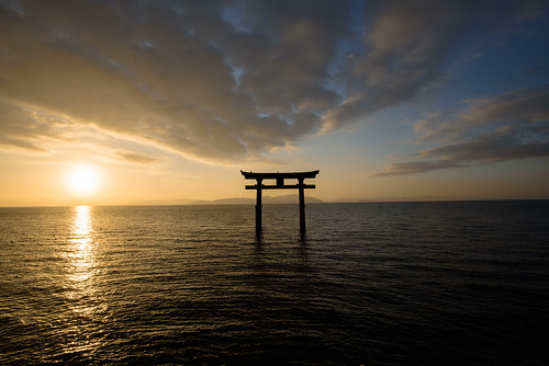 japan lake 琵琶湖 湖 神社 shrine 白髭神社 日の出 sunrise 高島市 滋賀県