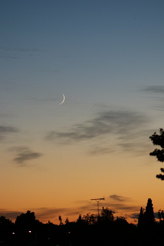 sunrise crescent moon timaru south canterbury new zealand