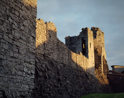 ireland sunset summer castle history stone mediumformat ruins dusk medieval 120film 6x7 trim normans meath pentax67 kodakektar100 stjohnscastle