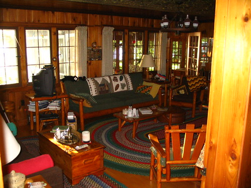 july 2005 presqueisle michigan judyshouse livingroom log