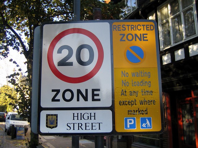 20 mph speed zone sign