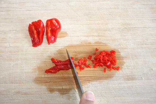 22 - Chili entkernen & zerkleinern / Decore & hackle chili