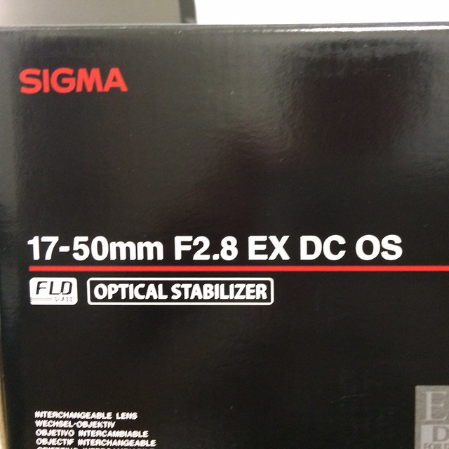 SIGMA 17-50mm F2.8 EX DC OS HSM ついに入手 通しF2.8で明るい。 標準 