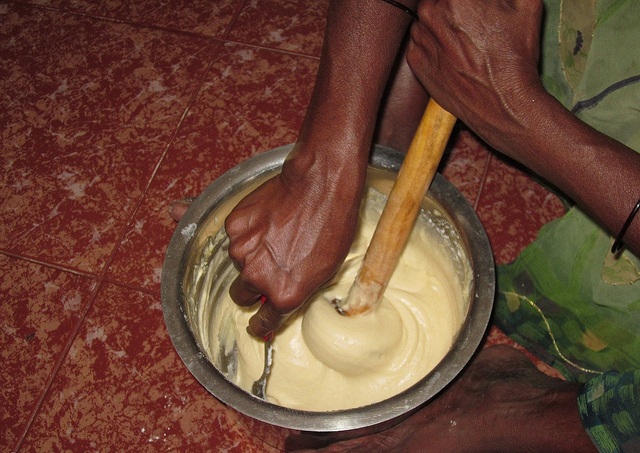 Ako sa "pecie" kolac v Indii bez elektrickej rury
