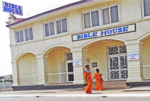 ghana accra jamestown bible house black women usshertown solo travel bilwander gηανα africa westafrica african
