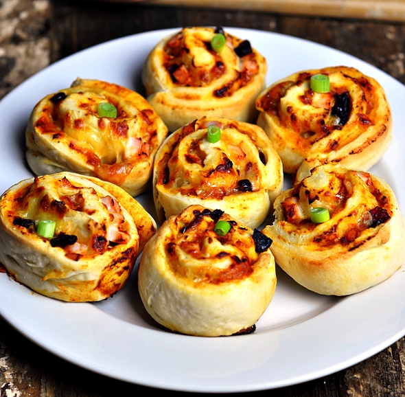 Pizza Scrolls with Smoked Chicken & Craisins Recipe | www.fussfreecooking.com