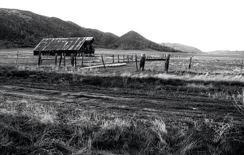 view bw blackandwhitewalkerridgeroad california winter sky farms road mountains lumix 2005