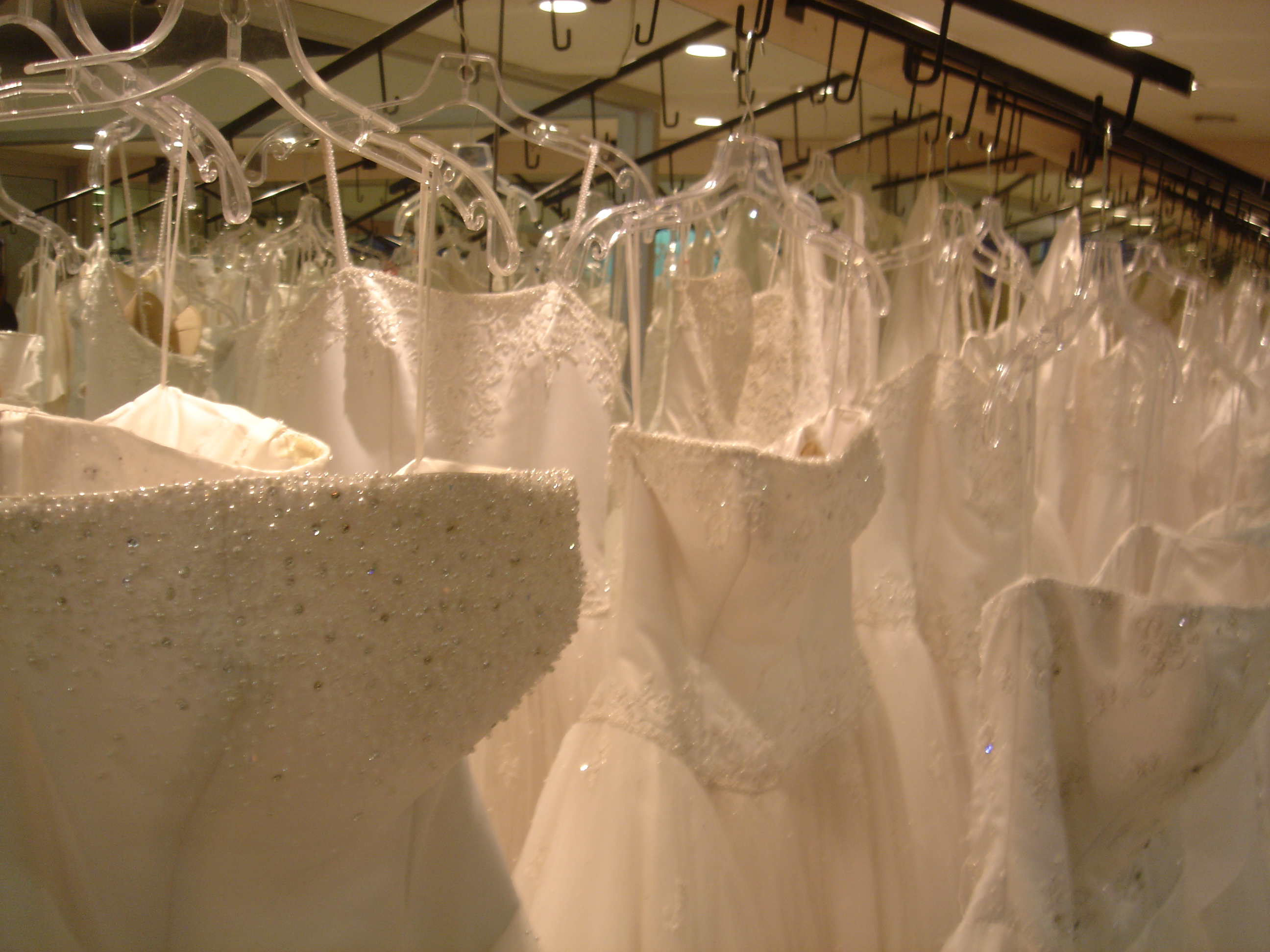 cheap wedding dress stores