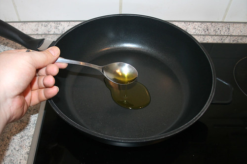 27 - Olivenöl erhitzen / Heat up olive oil