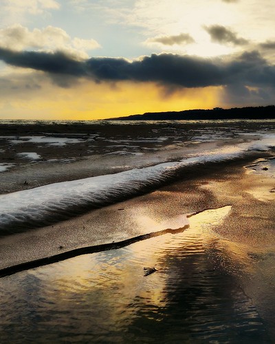 sunset shoreline toronto scarborough ontario canada puddlereflection ice winter