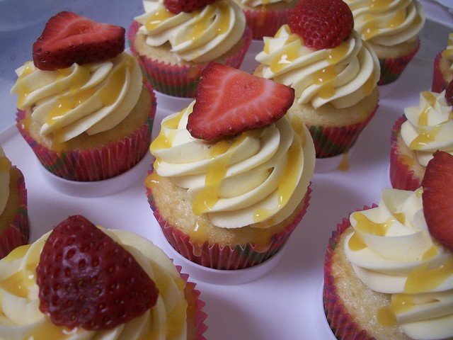 mango strawberry cupcakes 14