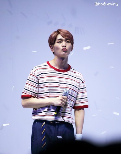 150528 Onew @ Samsung Play the Challenge 18629012950_c54e94455f