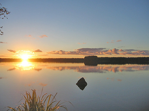 blue sunset sun reflection nature yellow suomi finland oulu luonto aurinko sininen heijastus maisemat keltainen kuivasjärvi specland tiwil1 tiwil2 tiwil3 tiwil tiwil5