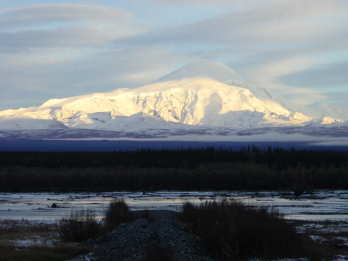 mountain mountains alaska geotagged dawn volcano wrangell shieldvolcano elevation45005000m claudemunich summitmtsanford altitude4949m mountainswrangell geo:lat=62197546 geo:lon=145439758