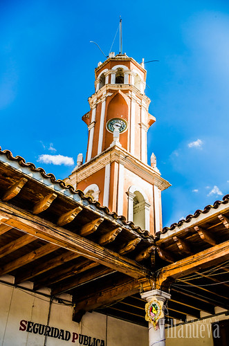 wood colonial reloj old acuitzio clock michoacán torre viejo centro méxico mx
