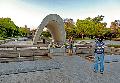 japan hiroshima 日本 japon jeanpaul peacememorialpark margnac mémorialdelapaix 広島平和記念碑 photographervisualartist