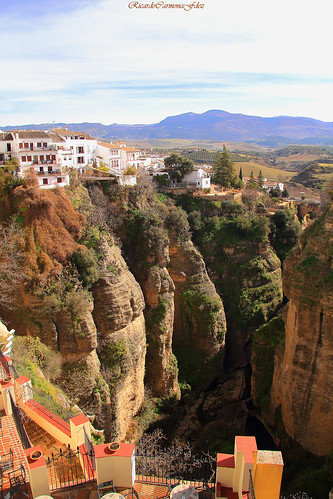 ronda malaga tajoderonda paisaje landscape urban urbano ciudad city urbanscape luz light desfiladero garganta gorge defile cielo sky canon ricardocarmonafdez ngc houses