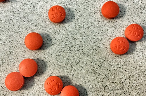 Ibuprofen 200 mg pills
