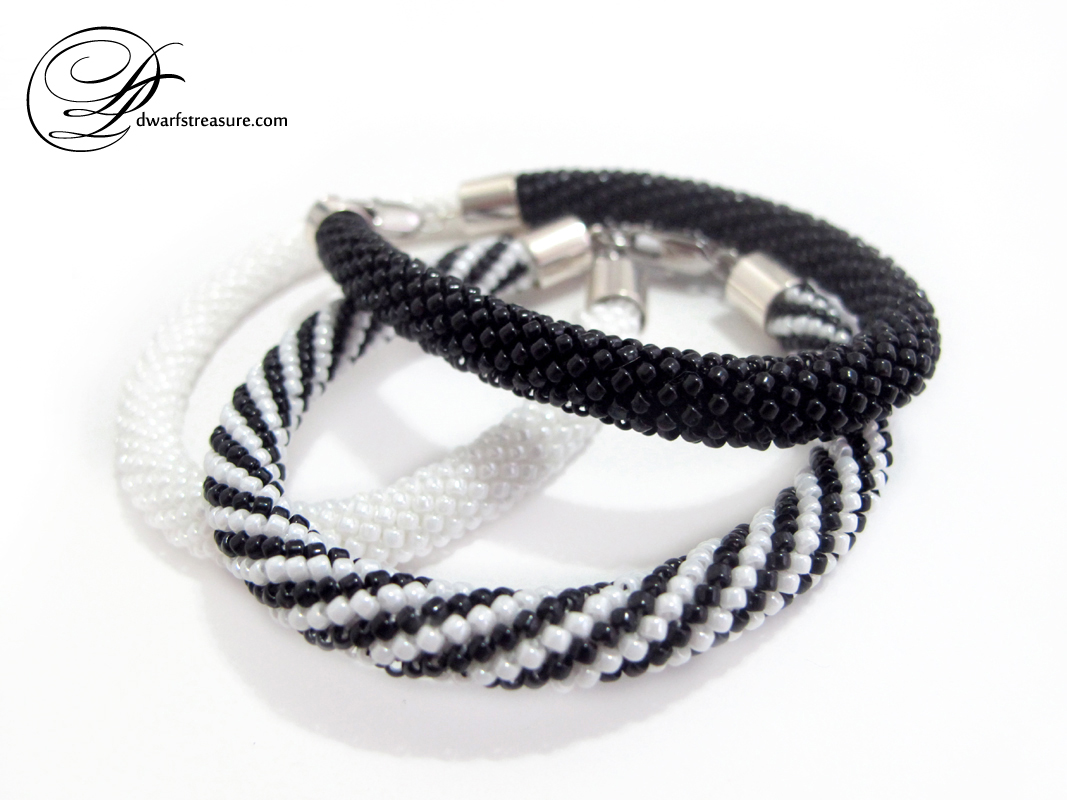 Elegant black & white seed bead bangle bracelets set