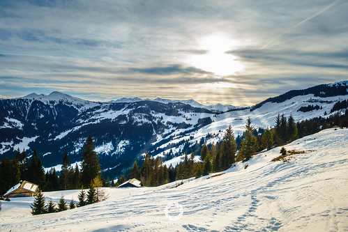 sonyrx100mark3 sony rx100m3 niederau austria oostenrijk skyscape sky mountains mountain snow skiresort ski landscape landschap europe europa sunset sunbeam sun raw