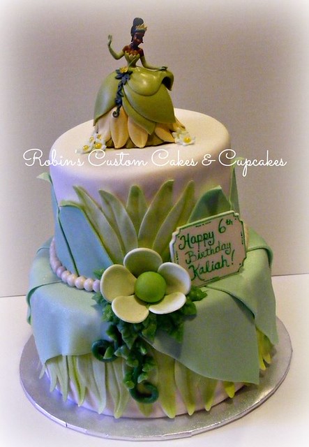 Cake by Robin's Custom Cakes & Cupcakes